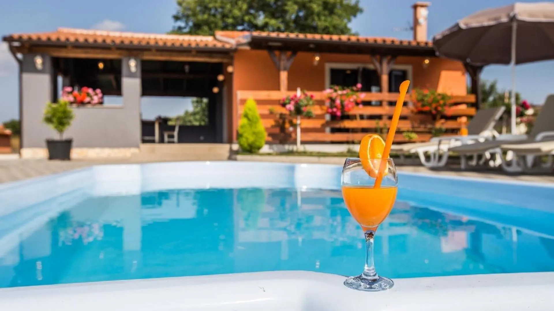 Ferienhaus Mit Privatpool Fuer 6 Personen Ca 90 Qm In Pula, Istrien Istrische Riviera 0*, Pula
