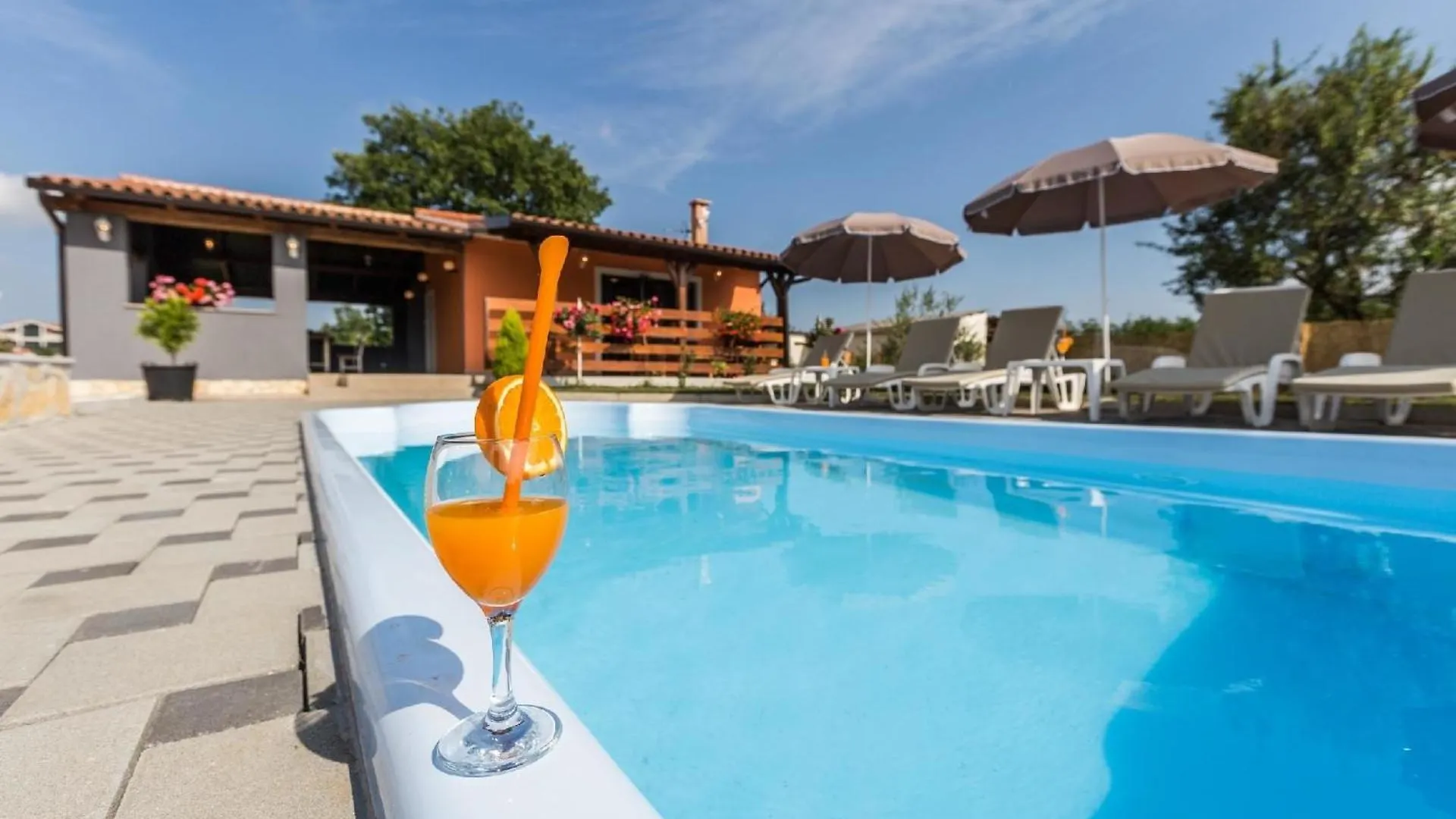 Ferienhaus Mit Privatpool Fuer 6 Personen Ca 90 Qm In Pula, Istrien Istrische Riviera 0*, Pula Croatia