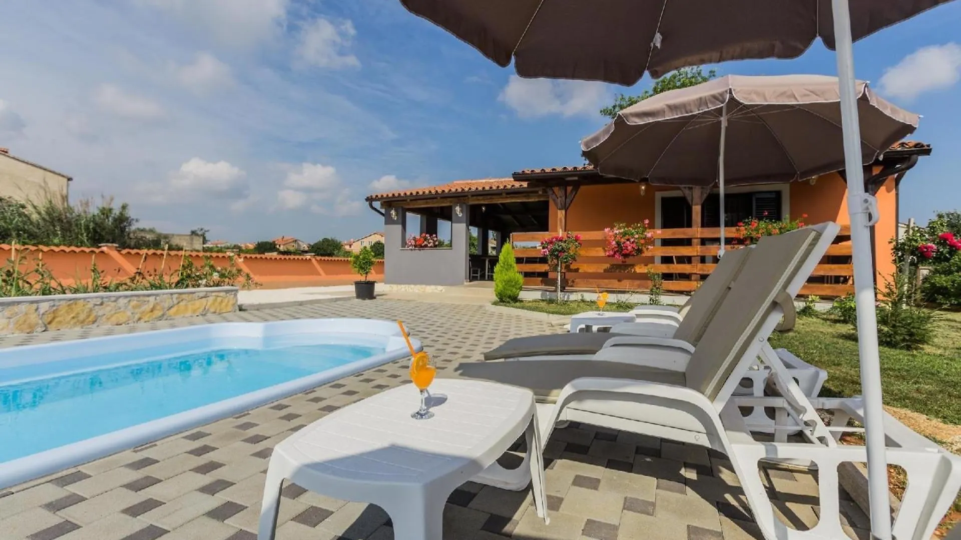Ferienhaus Mit Privatpool Fuer 6 Personen Ca 90 Qm In Pula, Istrien Istrische Riviera 0*, Pula
